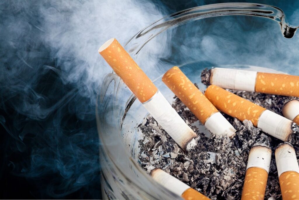 An ashtray full of cigarettes